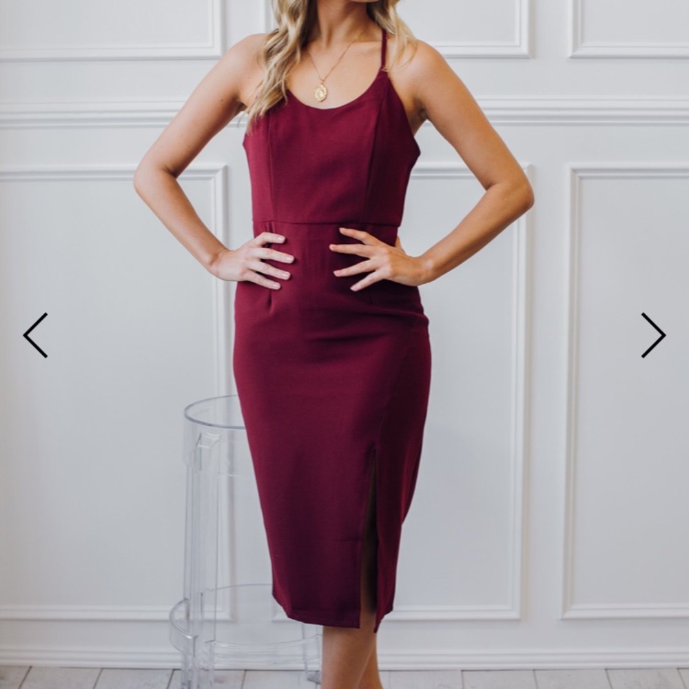 Esther & Co Take Me Out Dress in Burgundy